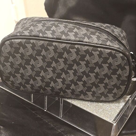 True Religion Coda Horseshoe Logo Dopp Bag - Picture 7 of 10